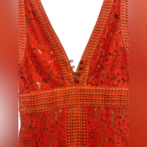 BARDOT Morgan Midi V Neck All Over Lace Dress - Picture 7 of 7